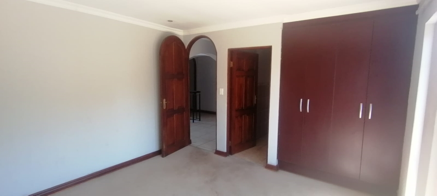 To Let 3 Bedroom Property for Rent in Radiokop Gauteng