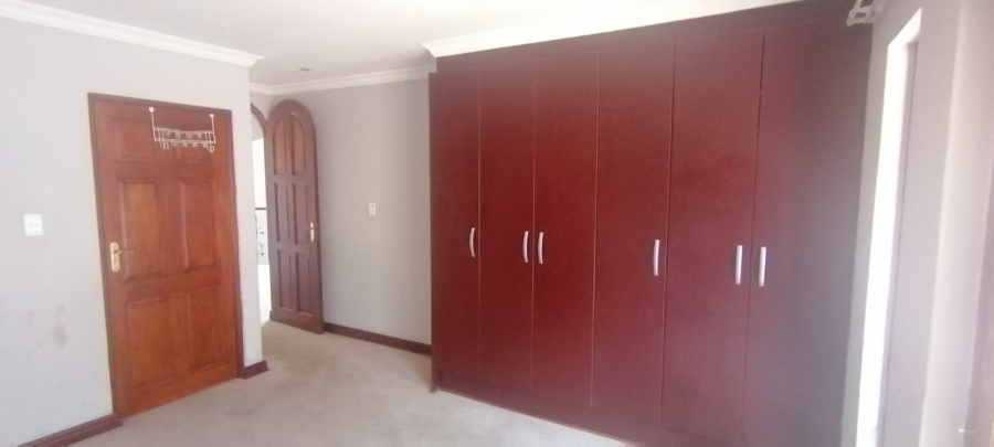 To Let 3 Bedroom Property for Rent in Radiokop Gauteng