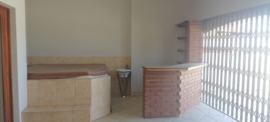 To Let 3 Bedroom Property for Rent in Radiokop Gauteng