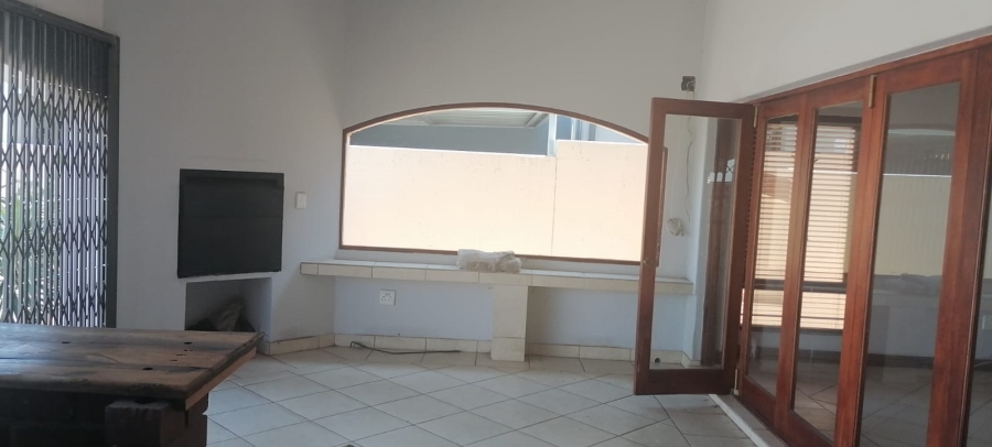 To Let 3 Bedroom Property for Rent in Radiokop Gauteng