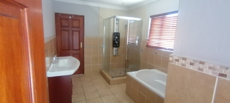 To Let 3 Bedroom Property for Rent in Radiokop Gauteng