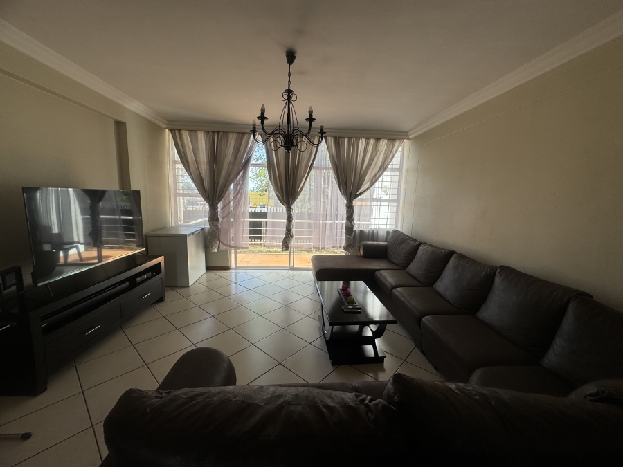 To Let 3 Bedroom Property for Rent in Lambton Gauteng