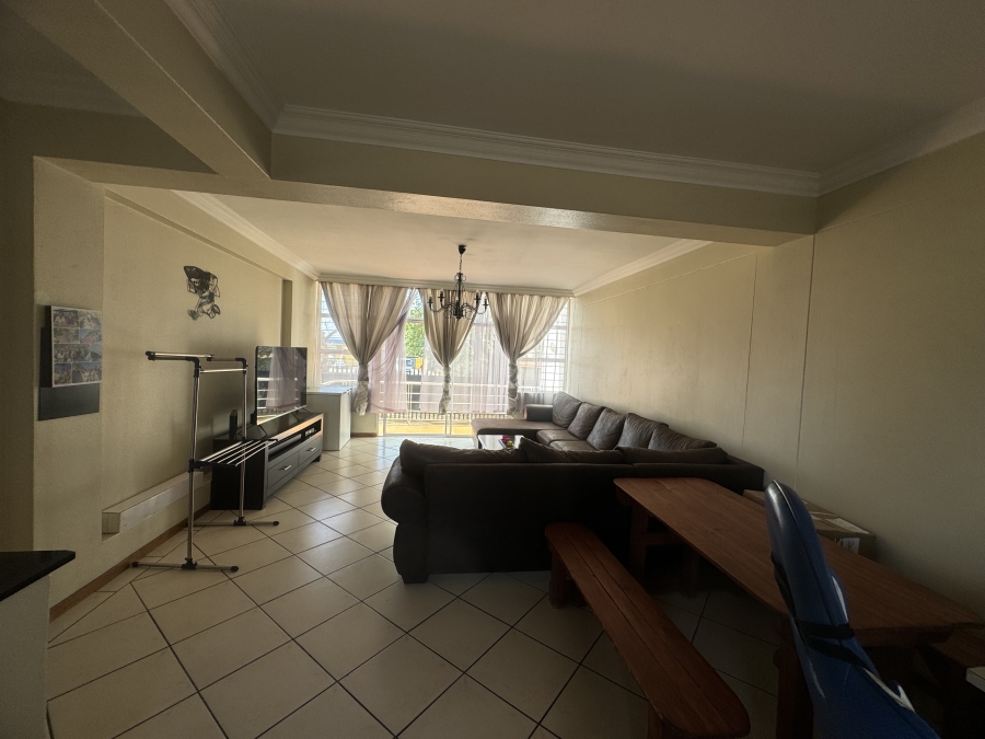 To Let 3 Bedroom Property for Rent in Lambton Gauteng