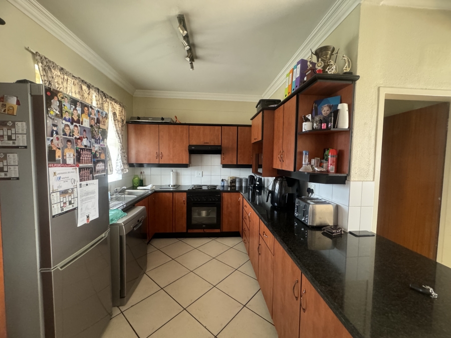 To Let 3 Bedroom Property for Rent in Lambton Gauteng