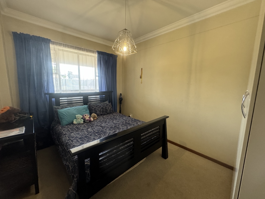 To Let 3 Bedroom Property for Rent in Lambton Gauteng