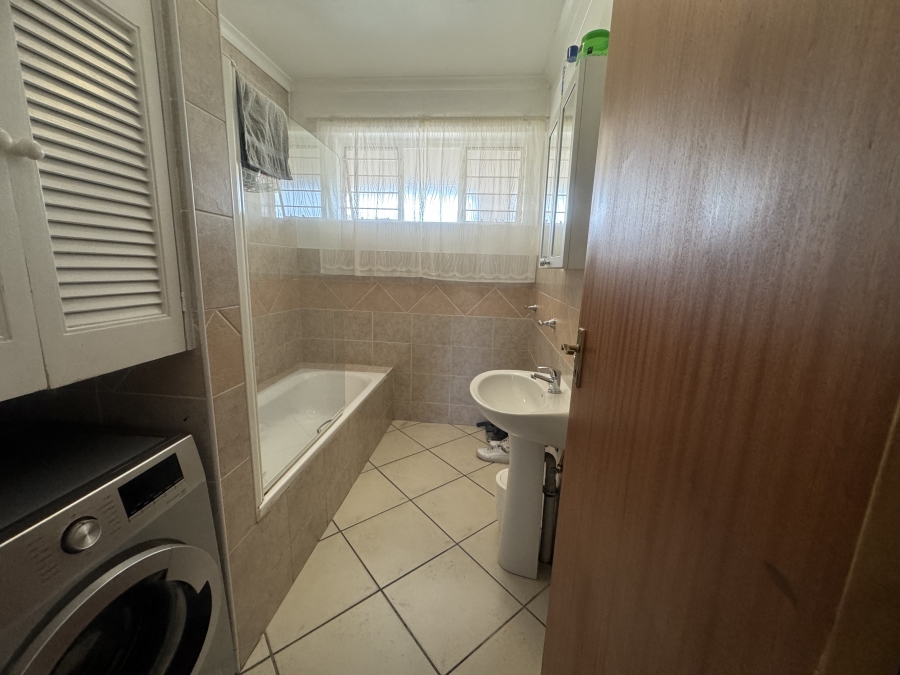 To Let 3 Bedroom Property for Rent in Lambton Gauteng