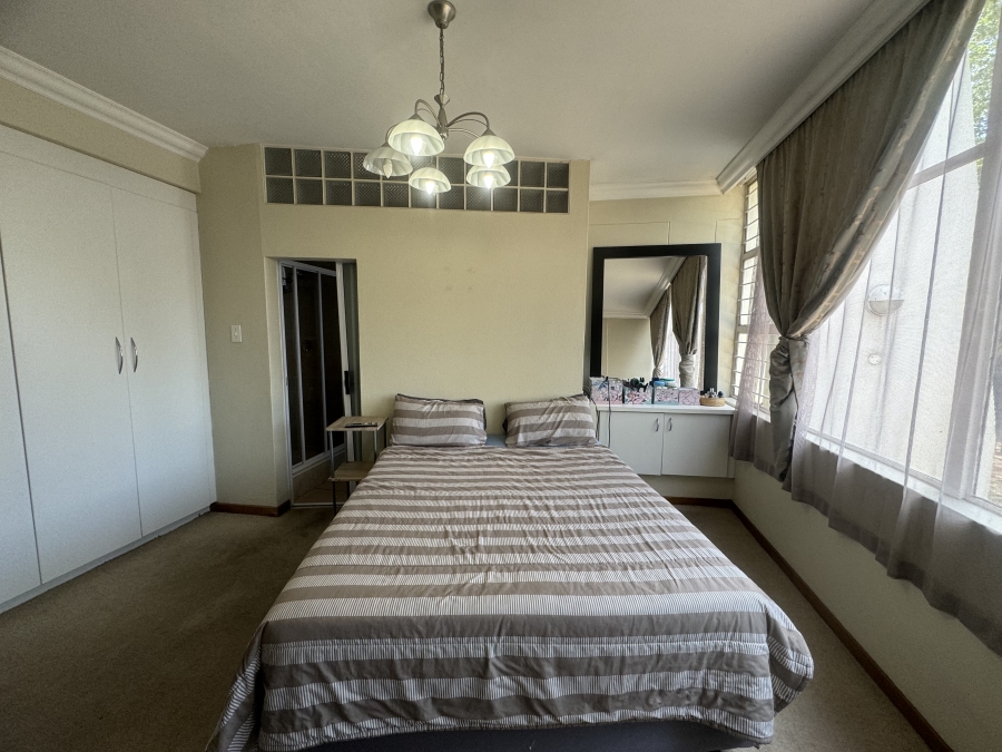 To Let 3 Bedroom Property for Rent in Lambton Gauteng