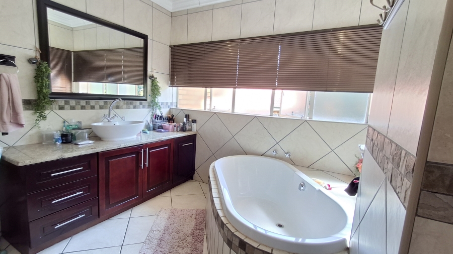 3 Bedroom Property for Sale in Wonderboom Gauteng