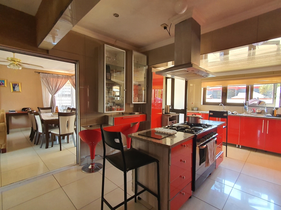 5 Bedroom Property for Sale in Silverton Gauteng