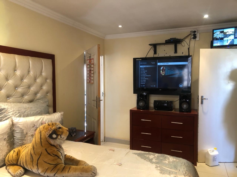 3 Bedroom Property for Sale in Protea Glen Gauteng