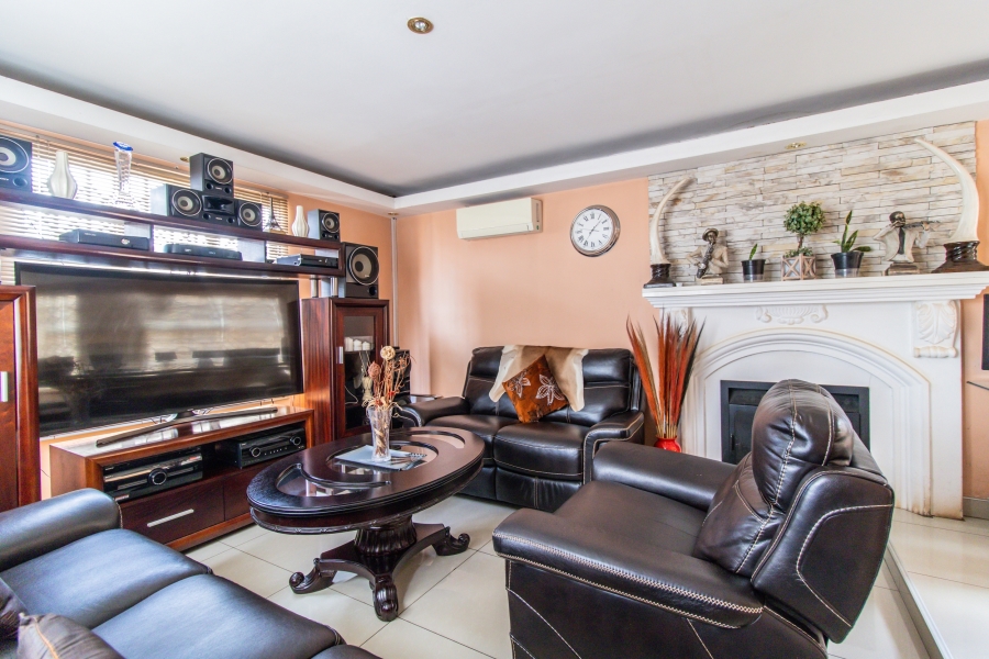 3 Bedroom Property for Sale in Protea Glen Gauteng