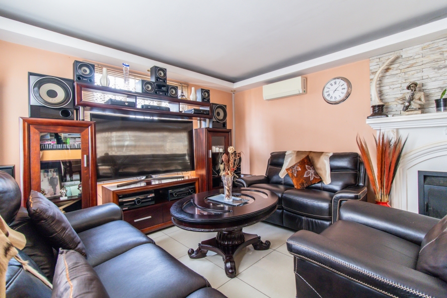 3 Bedroom Property for Sale in Protea Glen Gauteng