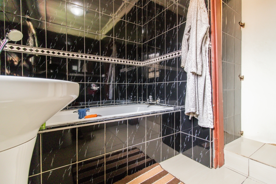 3 Bedroom Property for Sale in Protea Glen Gauteng