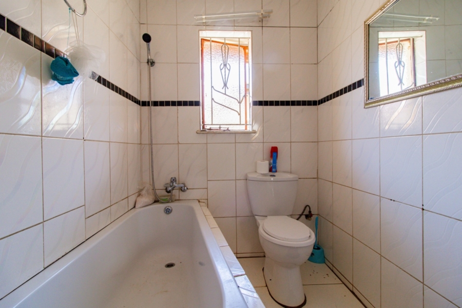 3 Bedroom Property for Sale in Protea North Gauteng