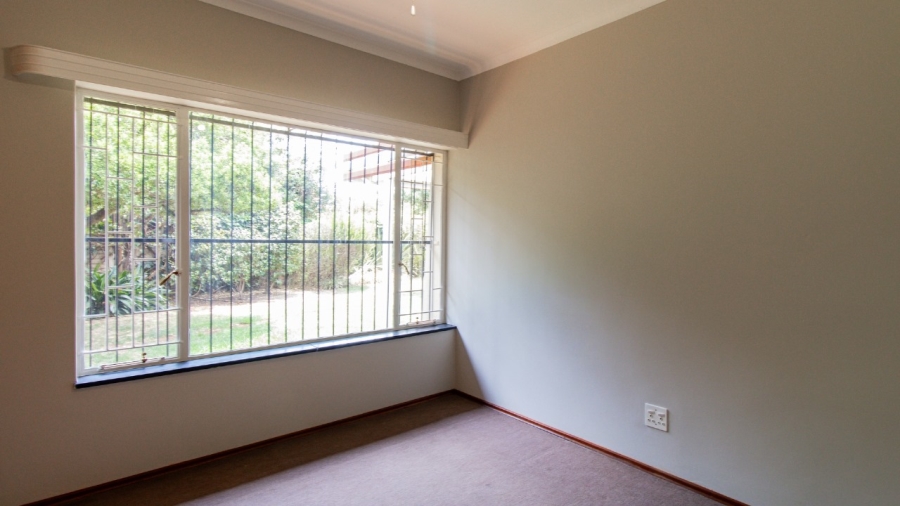 5 Bedroom Property for Sale in Wierda Park Gauteng