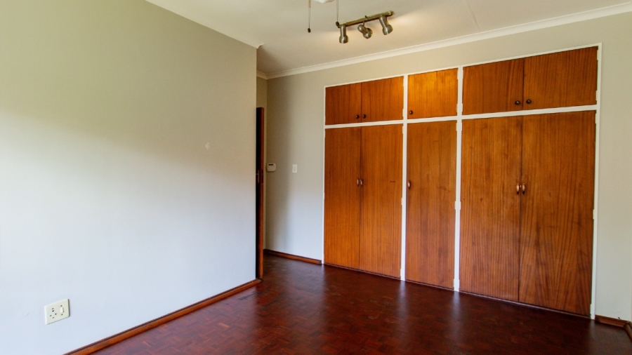 5 Bedroom Property for Sale in Wierda Park Gauteng