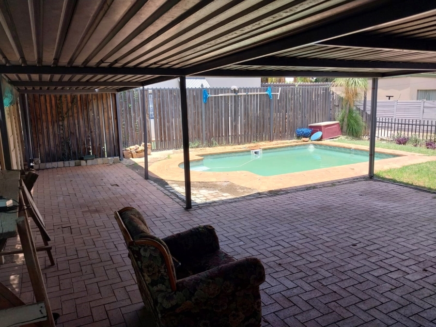 3 Bedroom Property for Sale in Eloffsdal Gauteng