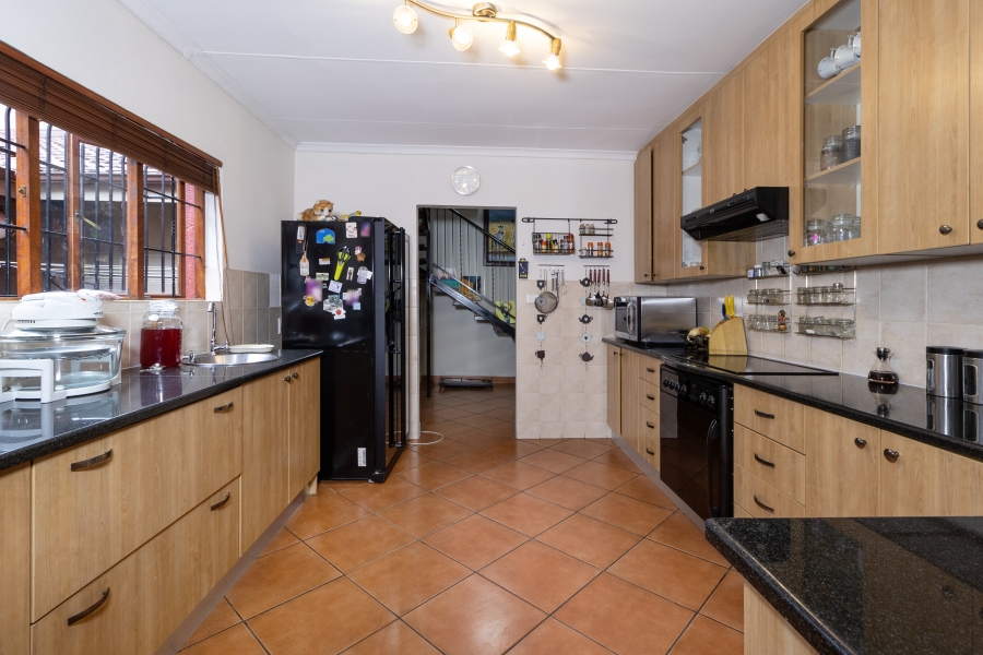 6 Bedroom Property for Sale in Monument Park Gauteng