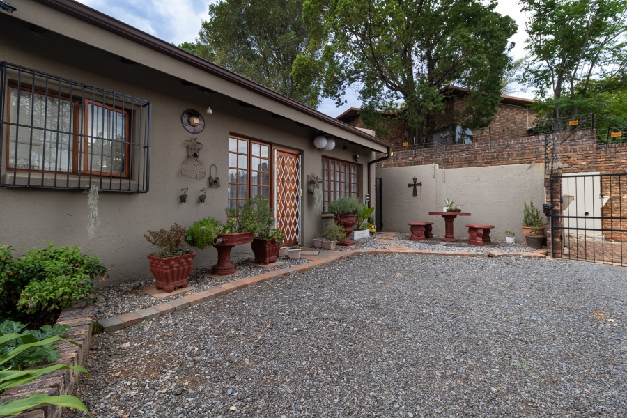 6 Bedroom Property for Sale in Monument Park Gauteng