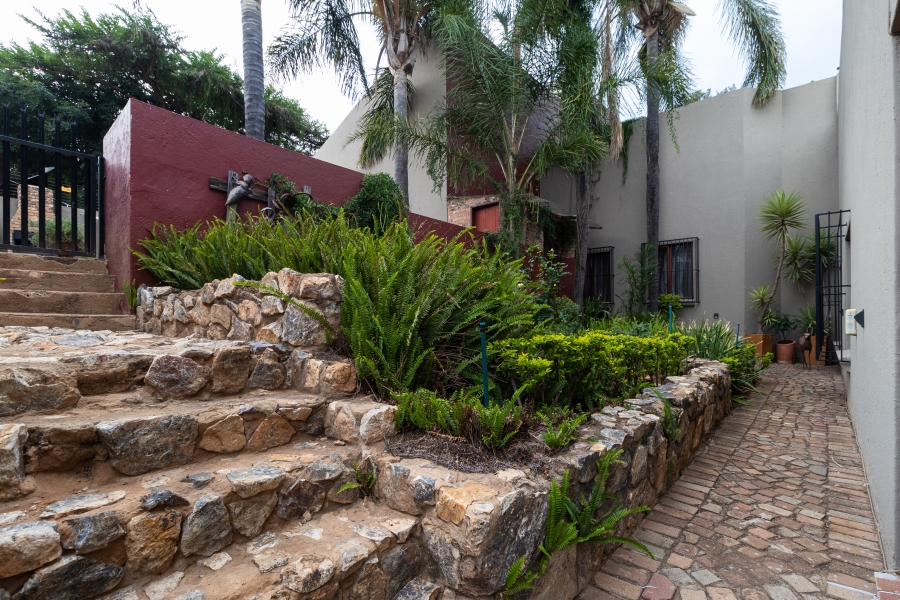 6 Bedroom Property for Sale in Monument Park Gauteng