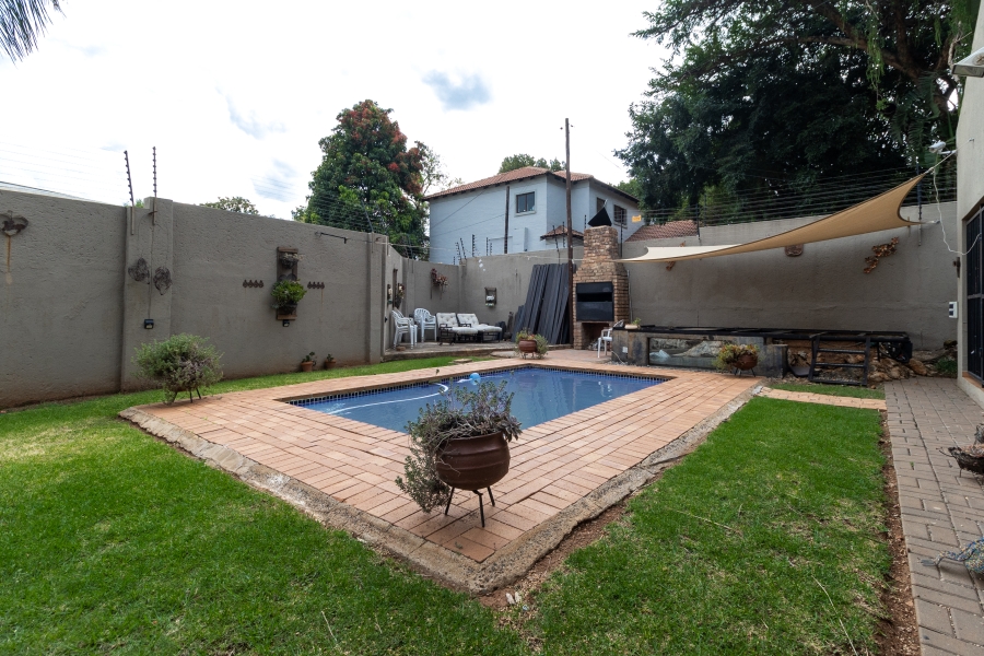 6 Bedroom Property for Sale in Monument Park Gauteng