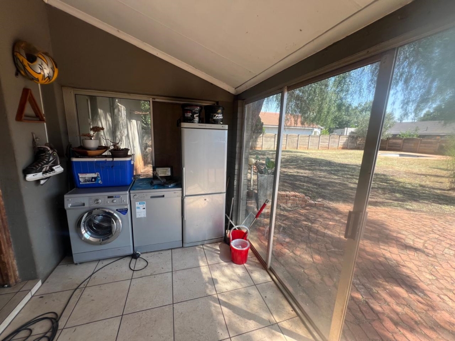 3 Bedroom Property for Sale in Rothdene Gauteng