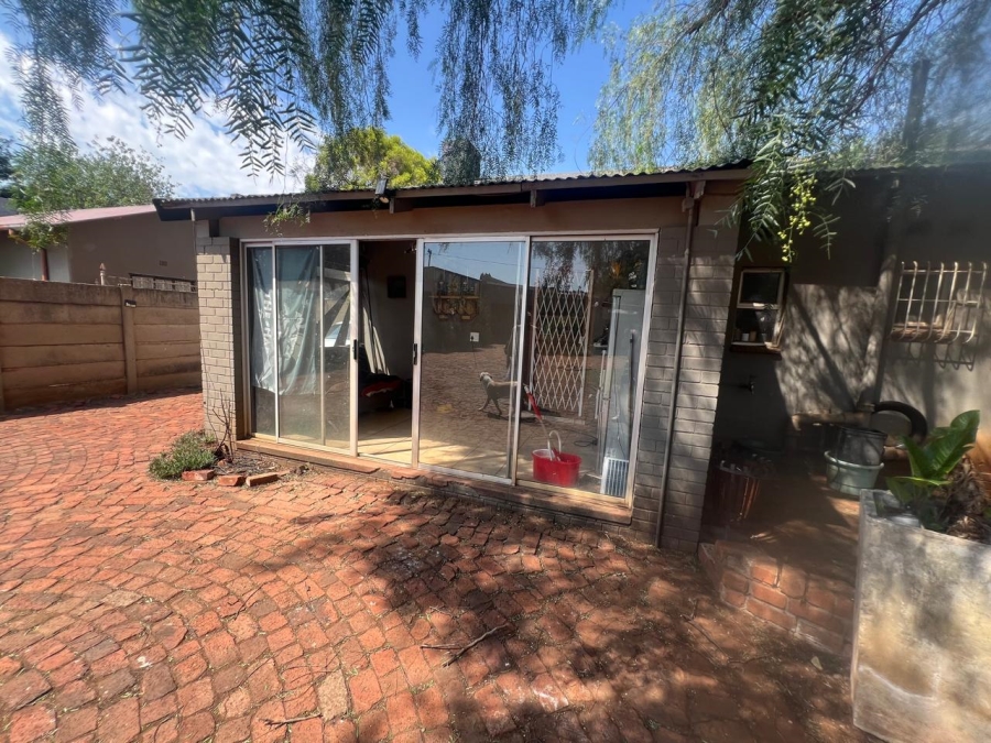 3 Bedroom Property for Sale in Rothdene Gauteng