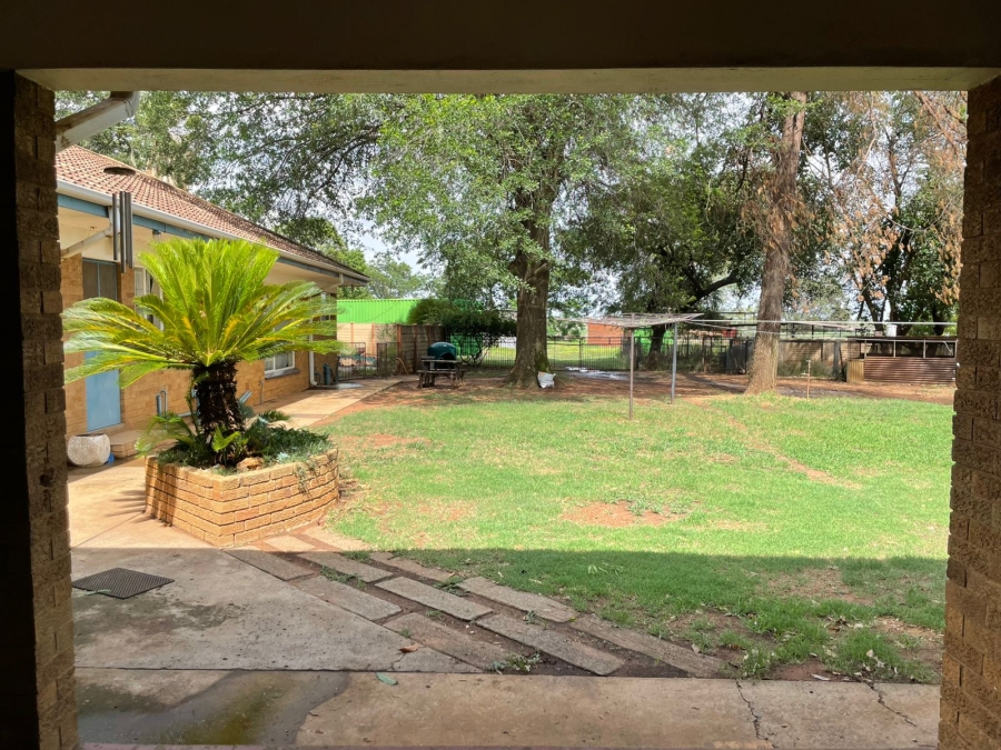 To Let 1 Bedroom Property for Rent in Houtkop A H Gauteng