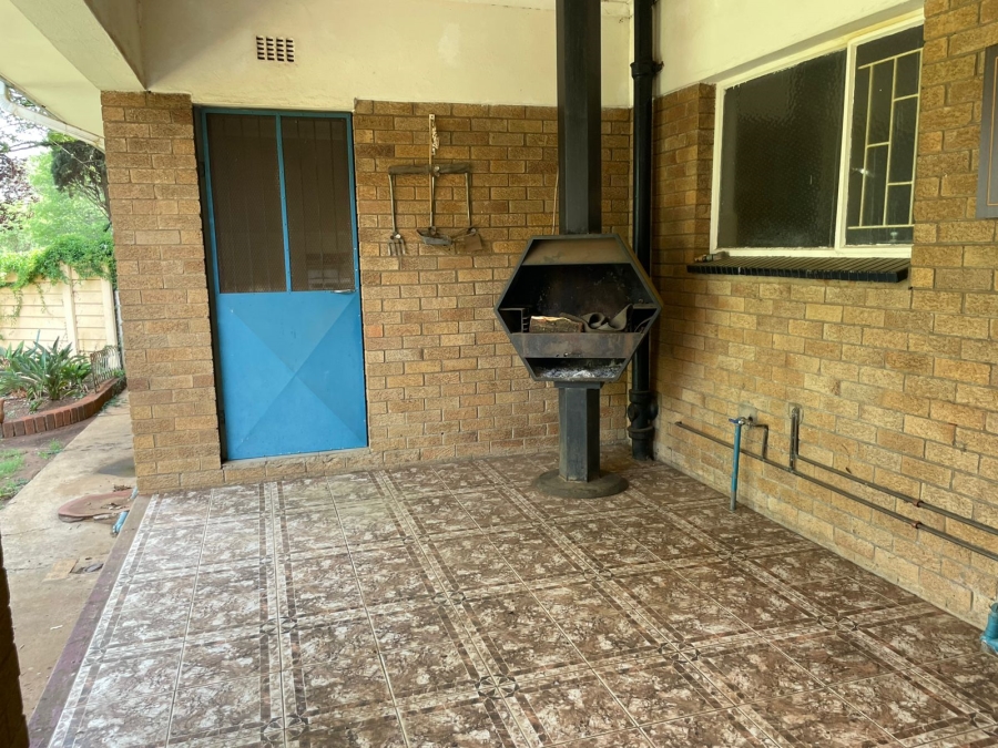 To Let 1 Bedroom Property for Rent in Houtkop A H Gauteng