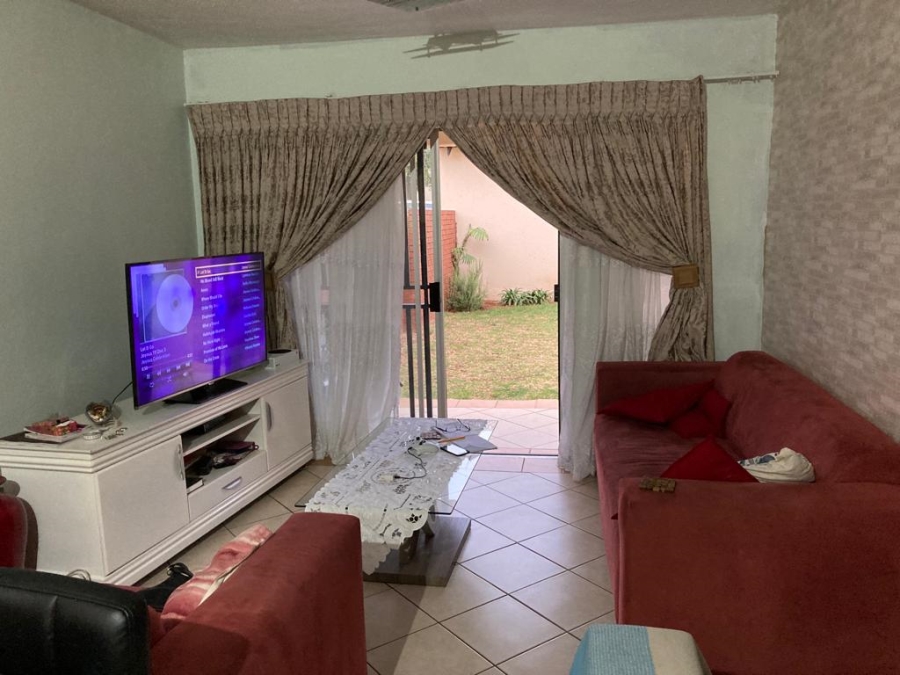 To Let 2 Bedroom Property for Rent in Mooikloof Ridge Gauteng