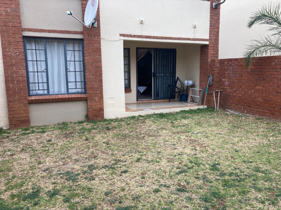 To Let 2 Bedroom Property for Rent in Mooikloof Ridge Gauteng