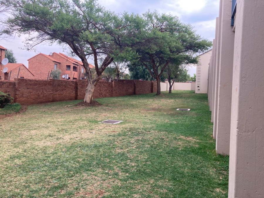 To Let 2 Bedroom Property for Rent in Mooikloof Ridge Gauteng