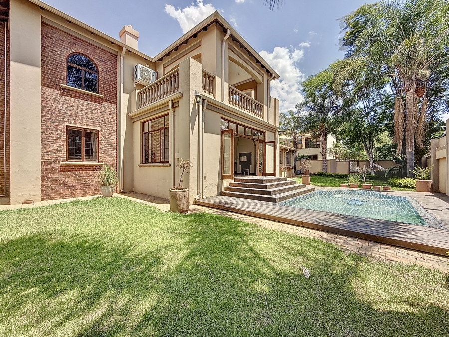 5 Bedroom Property for Sale in Mooikloof Gardens Gauteng