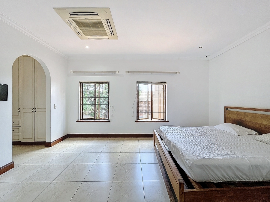 5 Bedroom Property for Sale in Mooikloof Gardens Gauteng