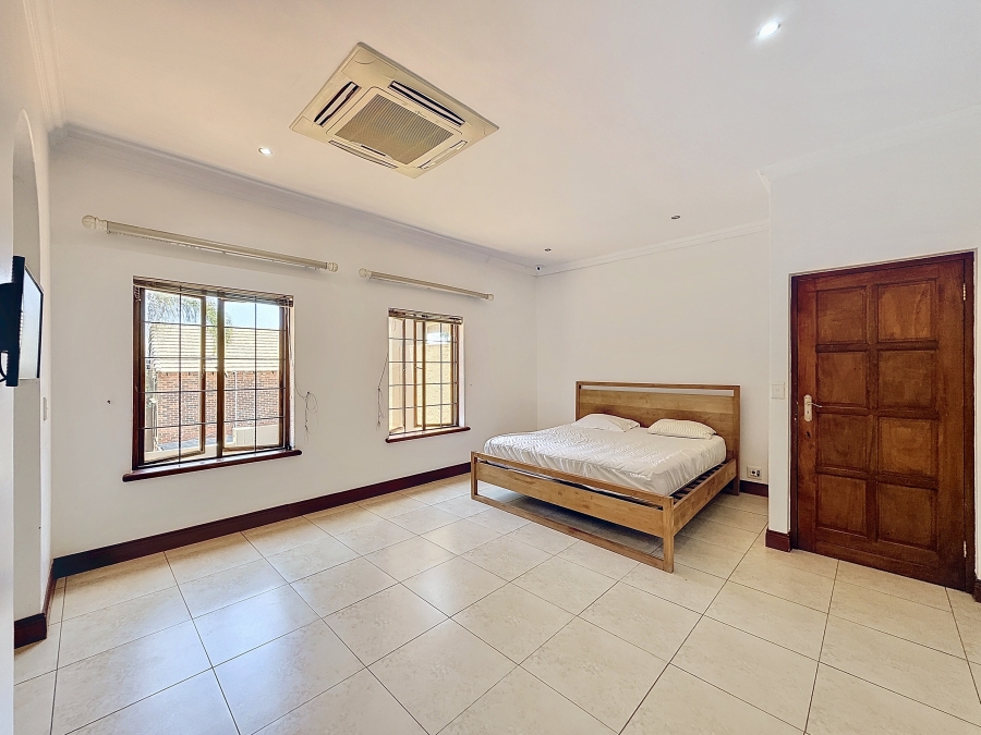 5 Bedroom Property for Sale in Mooikloof Gardens Gauteng