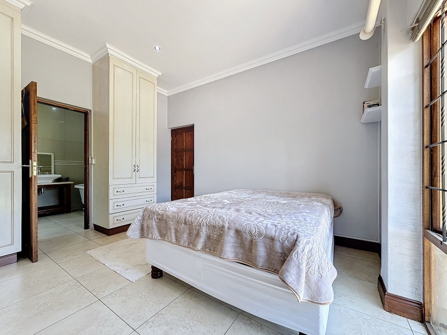 5 Bedroom Property for Sale in Mooikloof Gardens Gauteng