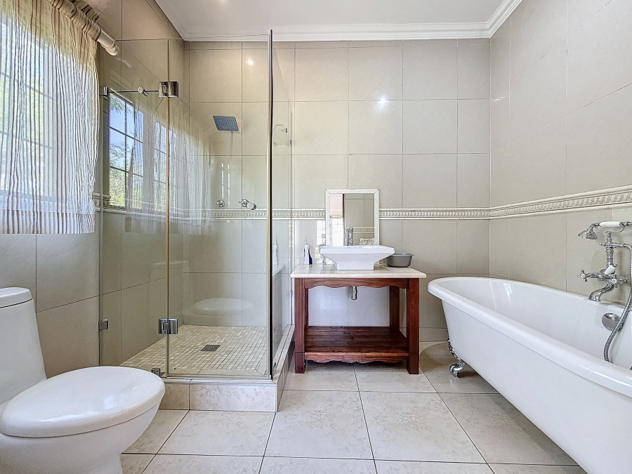 5 Bedroom Property for Sale in Mooikloof Gardens Gauteng