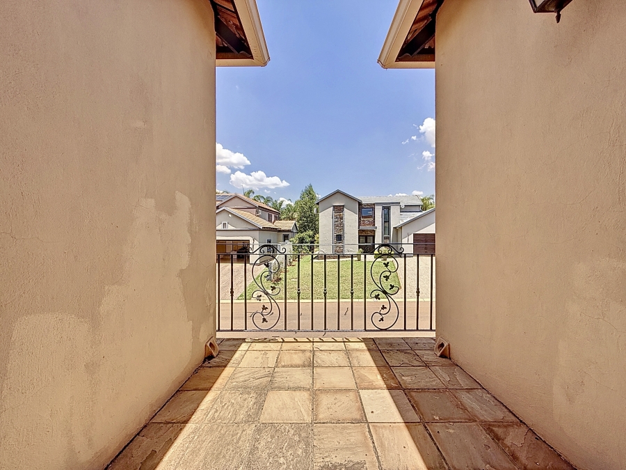 5 Bedroom Property for Sale in Mooikloof Gardens Gauteng