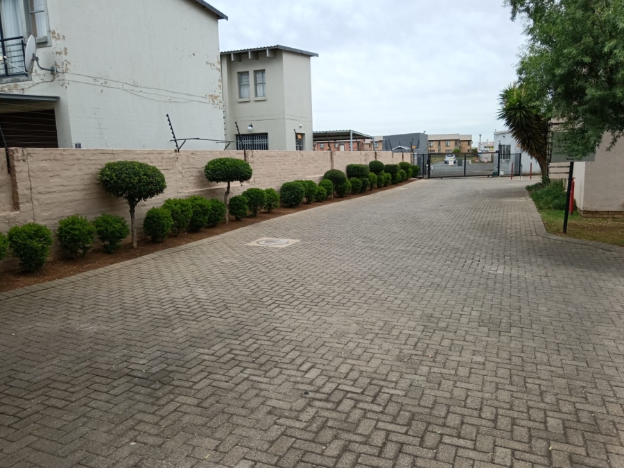 2 Bedroom Property for Sale in Albertsdal Gauteng