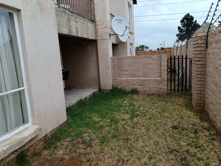 2 Bedroom Property for Sale in Albertsdal Gauteng