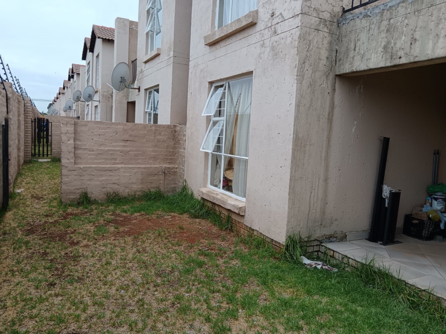 2 Bedroom Property for Sale in Albertsdal Gauteng