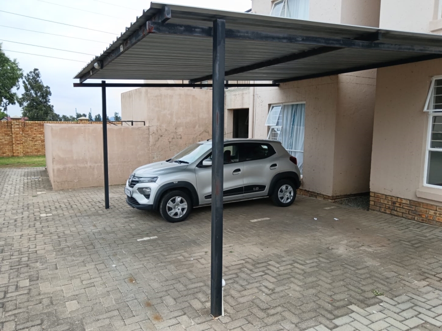 2 Bedroom Property for Sale in Albertsdal Gauteng