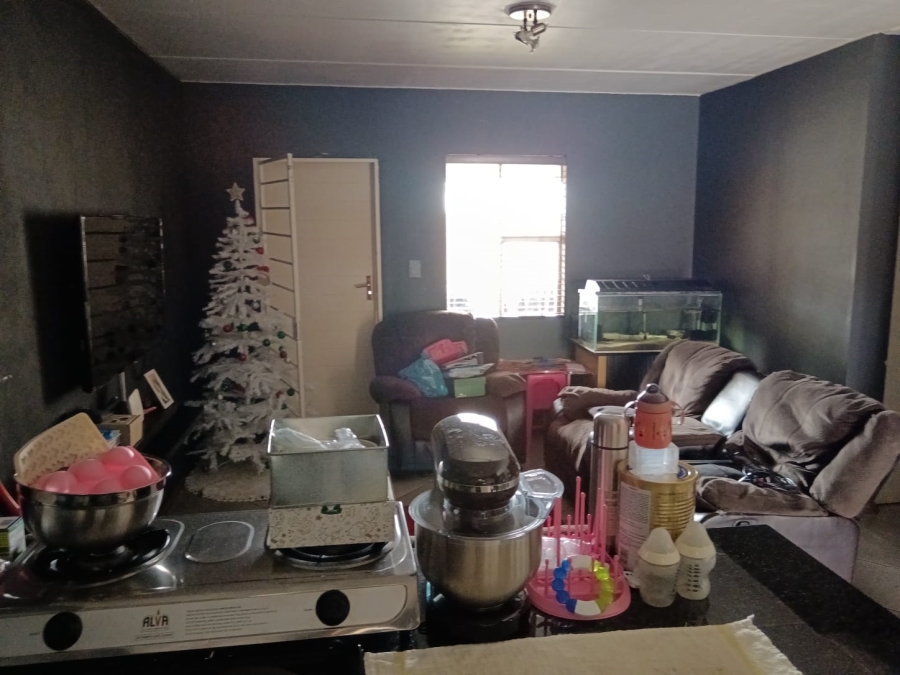 2 Bedroom Property for Sale in Albertsdal Gauteng