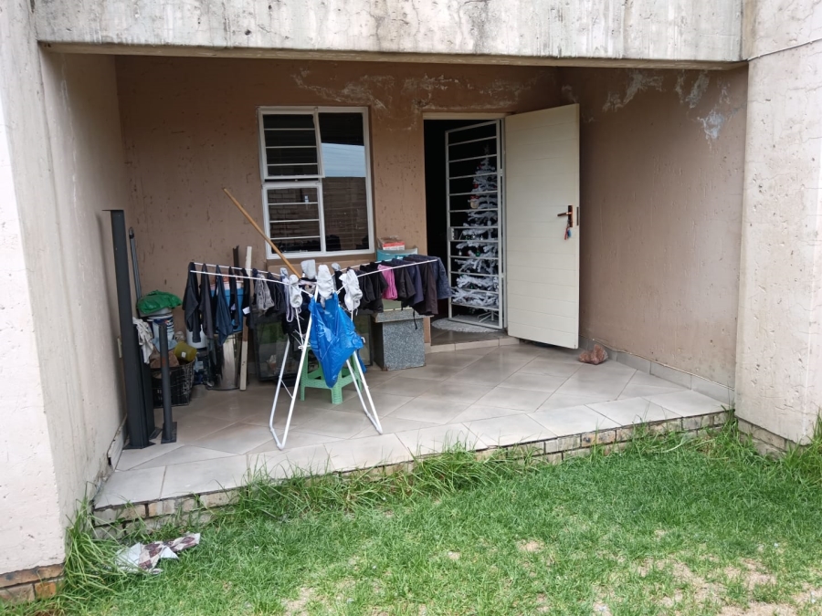 2 Bedroom Property for Sale in Albertsdal Gauteng