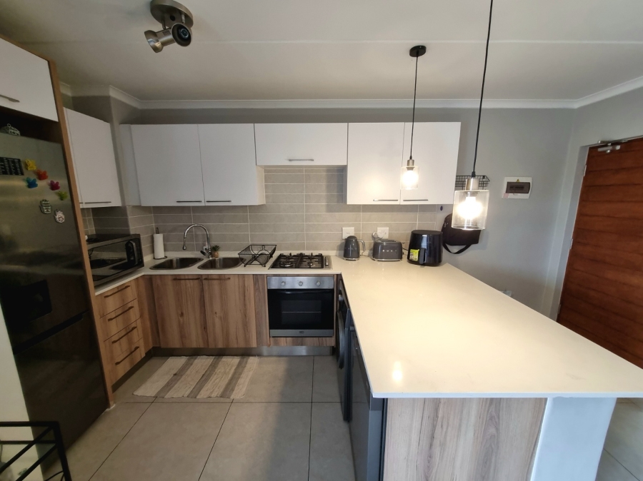 To Let 1 Bedroom Property for Rent in Modderfontein Gauteng