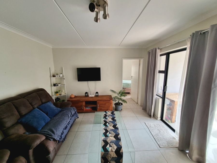 To Let 1 Bedroom Property for Rent in Modderfontein Gauteng