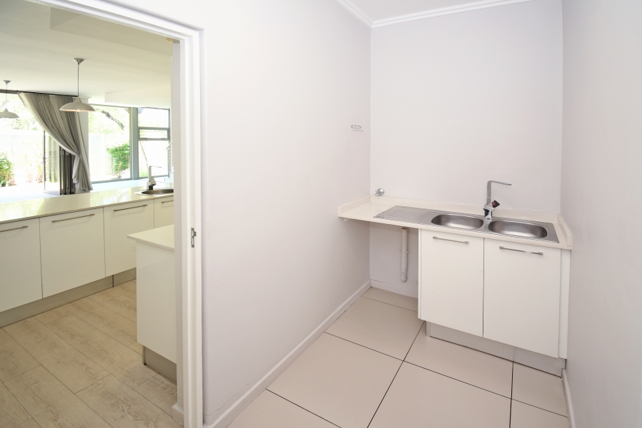 3 Bedroom Property for Sale in Hurlingham Gauteng