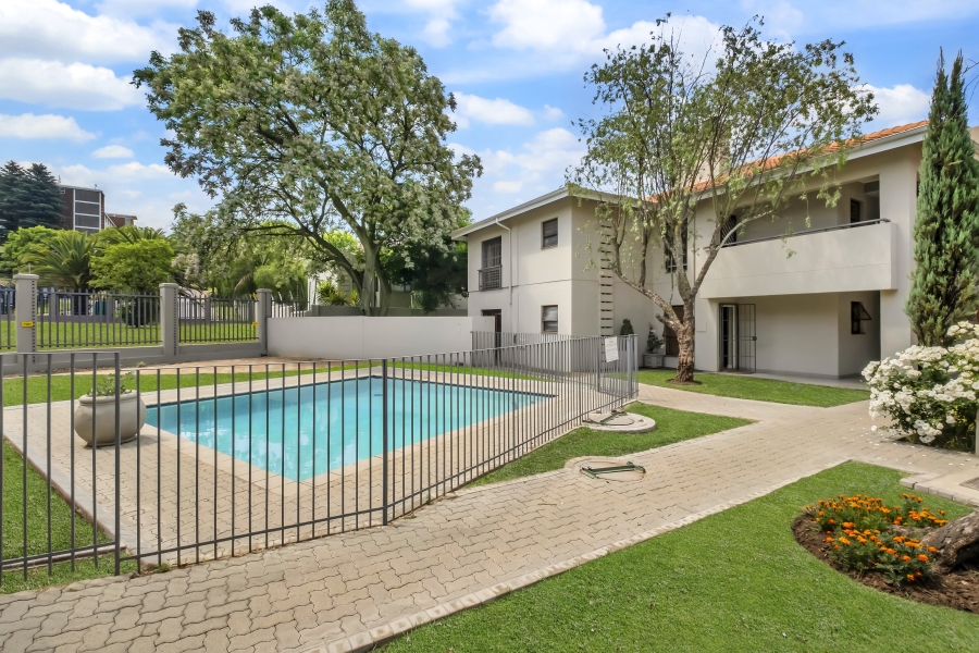 2 Bedroom Property for Sale in Atholl Gauteng