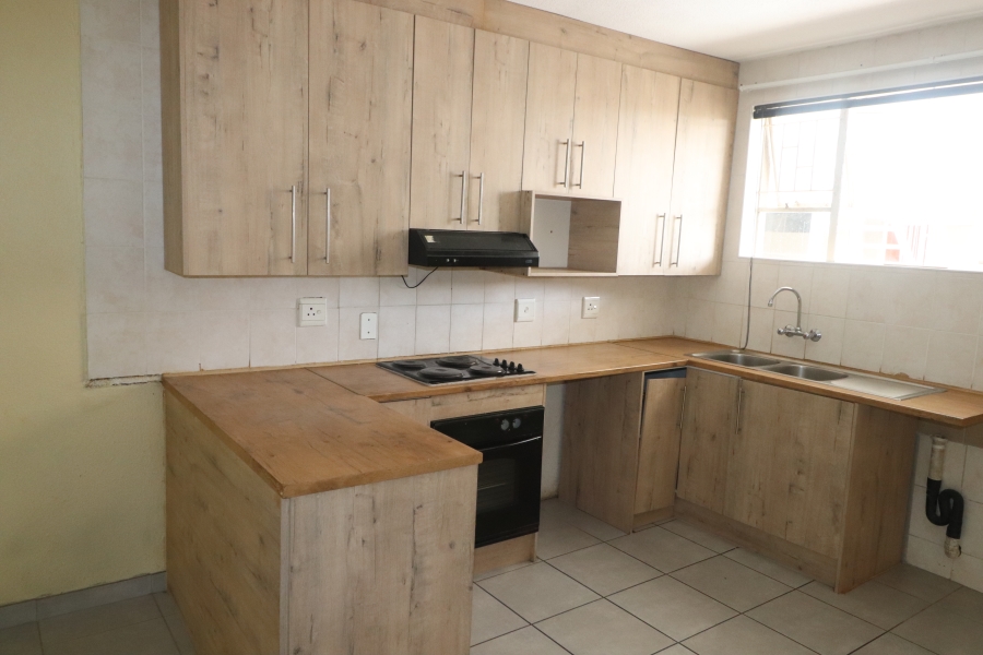 To Let 2 Bedroom Property for Rent in Edleen Gauteng