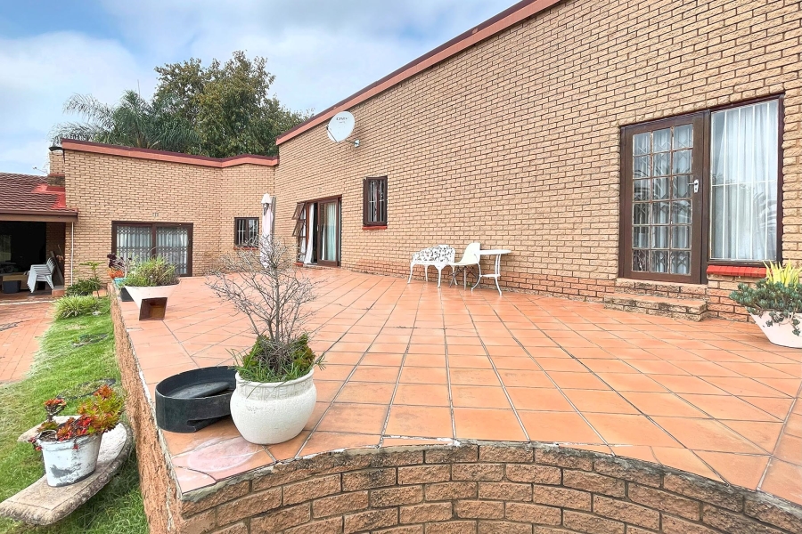 4 Bedroom Property for Sale in Randjesfontein A H Gauteng